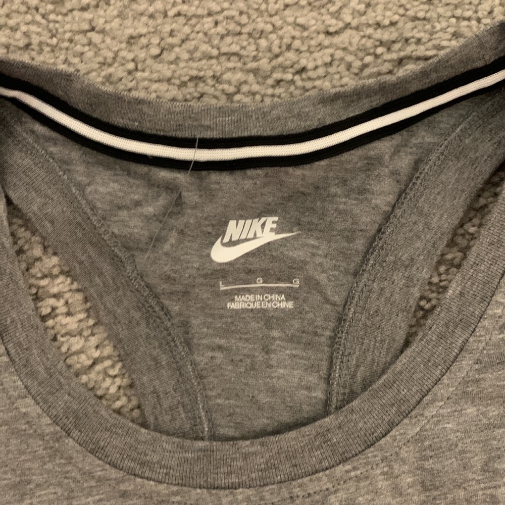 Nike Tank Tops - Picture 6 of 13